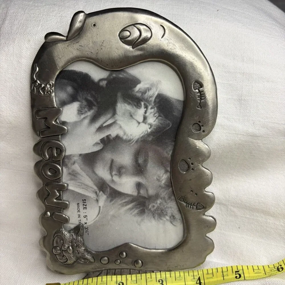 Vintage Cat Pet 3.5x5 Photo Frame Metal Pewter MEOW! Cat Mouse Fishbones Paws